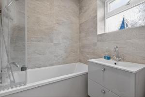 2 Bed in Whitby oc-w793