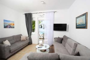 Aether Green Modern Villa