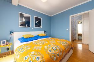 Golden Cove Apartment