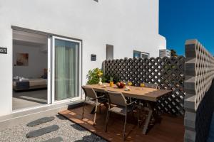 Nikos Hotel