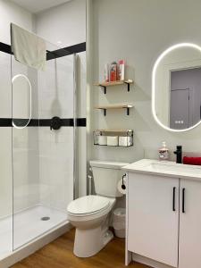 Flamingo Grove, Vibrant Studio #211, Downtown, AC
