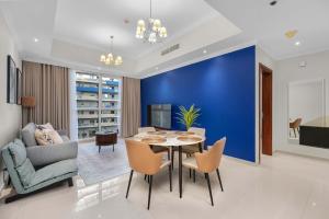 Comfort Meets Location - Walk to Dubai Mall & Burj Khalifa