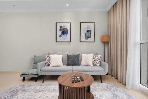Comfort Meets Location - Walk to Dubai Mall & Burj Khalifa