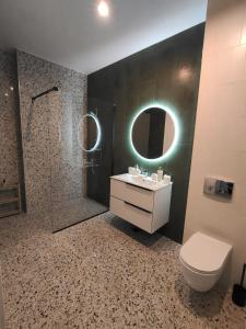 Anelis Breeze by Axxis Beach Mamaia