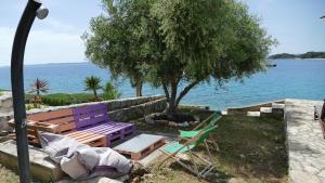 Big Family House with Beach Access