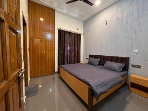 Singh Kainchi Dham Villa