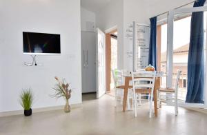 Family friendly stay with pool and game room