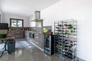 Sunny Seabreeze Villa, Eze, pool close to Monaco