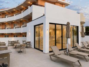 Sandora Living