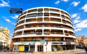 Bel appartement au centre dAntibes, superbe terrasse et plages à pied