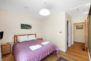 Eco 2-Bed Bungalow with Biodiverse Garden & Solar