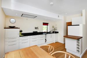 Eco 2-Bed Bungalow with Biodiverse Garden & Solar