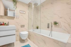 2 Bed Ground Floor Apartment with Garden & Parking