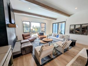 Alcove 74 by SummitCove Lodging
