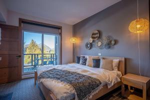 Suite with mountains view & Resort access