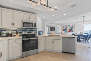 2002 Palms, New Renovated Oceanfront Retreat - Kingston Resorts condo