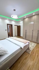 Modern 2BR Apartment in Prime Location Parklands