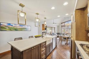 One Ski Hill Place 8424- Ski-InOut with Spa and Pool
