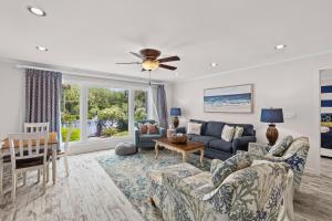 Lagoon Villa 9 - Superb Villa by Pool! Short Walk to Beach
