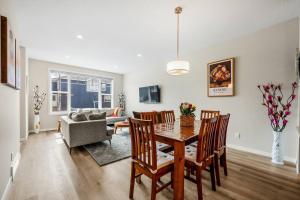 Corner Glen Retreat | 6BR | Sleeps 12