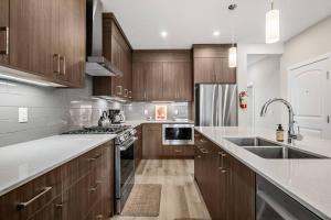 Corner Glen Retreat | 6BR | Sleeps 12