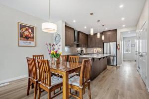 Corner Glen Retreat | 6BR | Sleeps 12