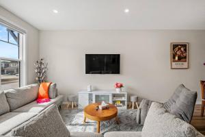 Corner Glen Retreat | 6BR | Sleeps 12