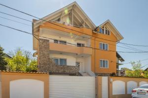 Penthouse Apartment in Leos Villa