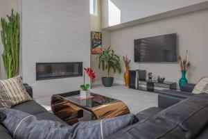 The Anchorage Grand Upscale 4BR Downtown Rental