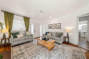 Amazing 4BR Home wParking