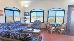 Ocean view casita in Palo Blanco
