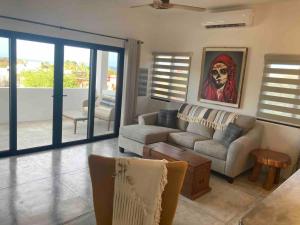 Friendly Area 5 Minutes from town and Pickleball