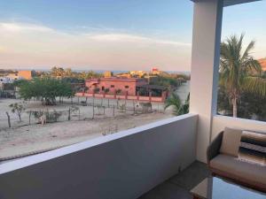 Friendly Area 5 Minutes from town and Pickleball