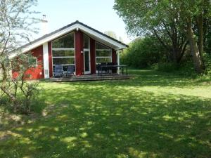 Seaside Nordic villa getaway