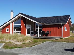 Baltic Escape for Large Groups