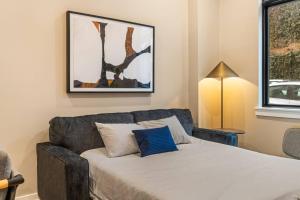 The Edison Old City - Ground Floor 1 BR Suite
