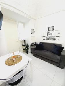 Marinella House Napoli centro Piazza Dante