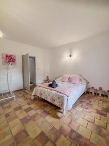 Spacieuse maison de village, Proche dAvignon
