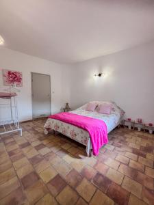 Spacieuse maison de village, Proche dAvignon