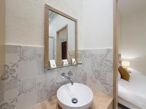 URBAN 94 WIFI CLIM 4 PERSONNES FREJUS