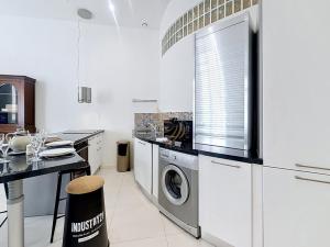 URBAN 94 WIFI CLIM 4 PERSONNES FREJUS