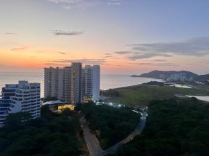 Suite con Lujoso Jacuzzi, Piso 14 y vista al mar