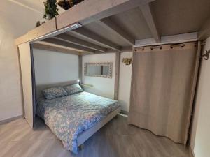 66 MEYNADIER CANNES, Très Calme avec Cour Privative, Plage, Gare, Palais à 300m