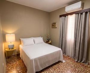 Casa en Tela, Aire Acondicionado, 3 Hab, 4 camas, Hasta 8 Personas