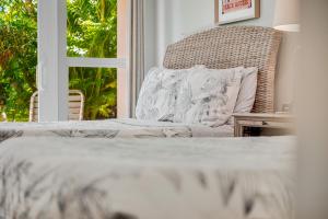 Maui Banyan #Q-109A Studio Garden View, AC, Great Location Near Kam Beach II