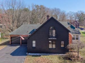 Clifford Luxury Retreat 3BR Self Check In Home