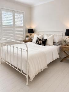 Avalon Beach Cottage- The Islander