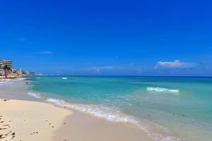 Beautiful Maya Studio on Cancun Beach