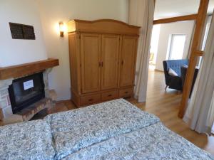Grosse-Ferienwohnung-Wa2-100qm-im-Erdgeschoss-der-Villa-Walhall-in-einem-parkaehnlichen-Garten