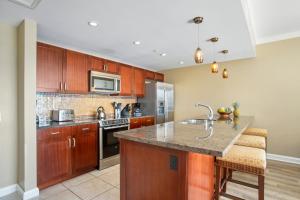 Honua Kai 3 FREE CARS KBM Resorts GorgeousCourtyard 3 Units 6 Bedrooms HK ML-3308